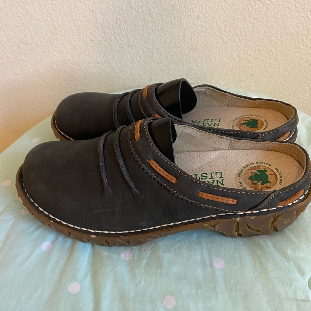 El Naturalista Dark Gray and Brown Mules - Narrow 40 (9)